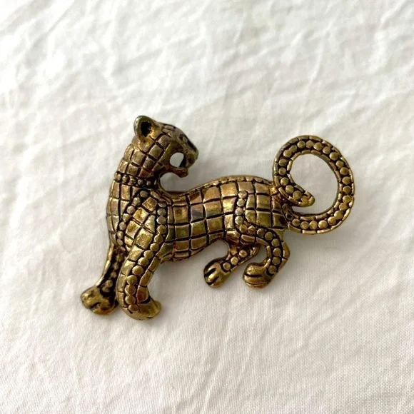 VINTAGE 80's Designer Leopard Jaguar Panther Two Tone Cat Brooch Tribal Abstract - Picture 2 of 3